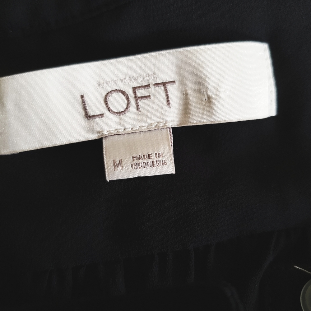 LOFT ANN TAYLOR | BLACK BLOUSE RUFFLE | MEDIUM - Picture 5 of 6